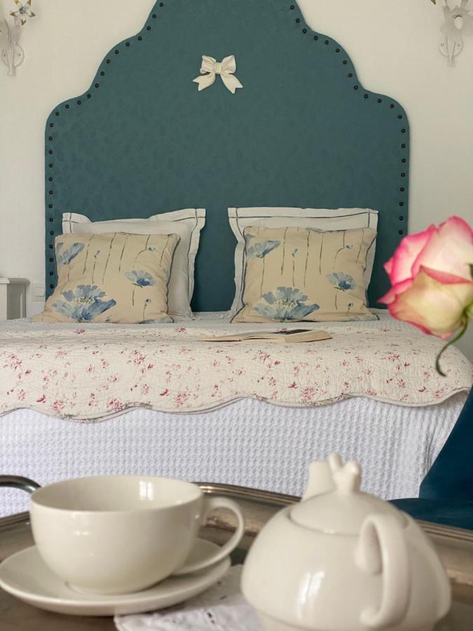 Le Vieux Moulin Bed and Breakfast Bouhet Εξωτερικό φωτογραφία