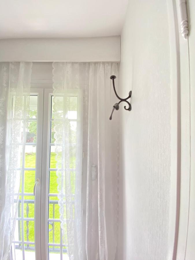Le Vieux Moulin Bed and Breakfast Bouhet Εξωτερικό φωτογραφία