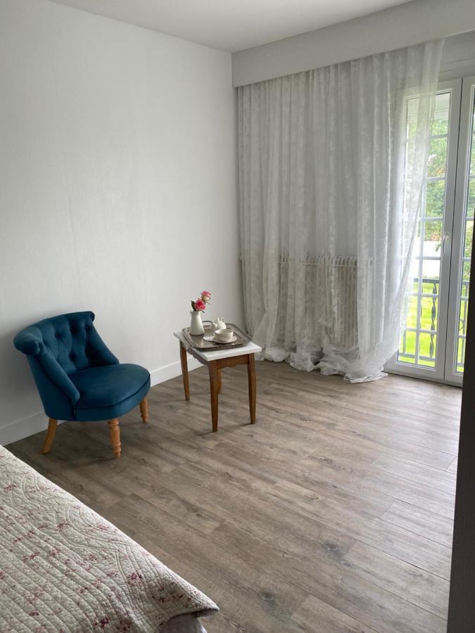Le Vieux Moulin Bed and Breakfast Bouhet Εξωτερικό φωτογραφία