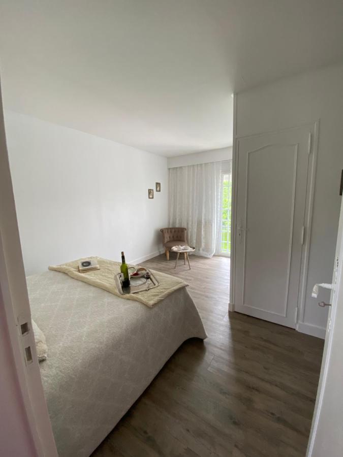Le Vieux Moulin Bed and Breakfast Bouhet Εξωτερικό φωτογραφία