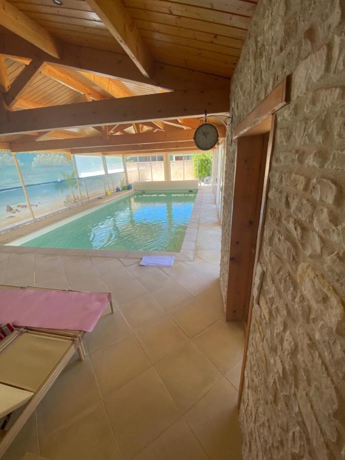 Le Vieux Moulin Bed and Breakfast Bouhet Εξωτερικό φωτογραφία