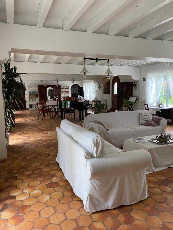 Le Vieux Moulin Bed and Breakfast Bouhet Εξωτερικό φωτογραφία