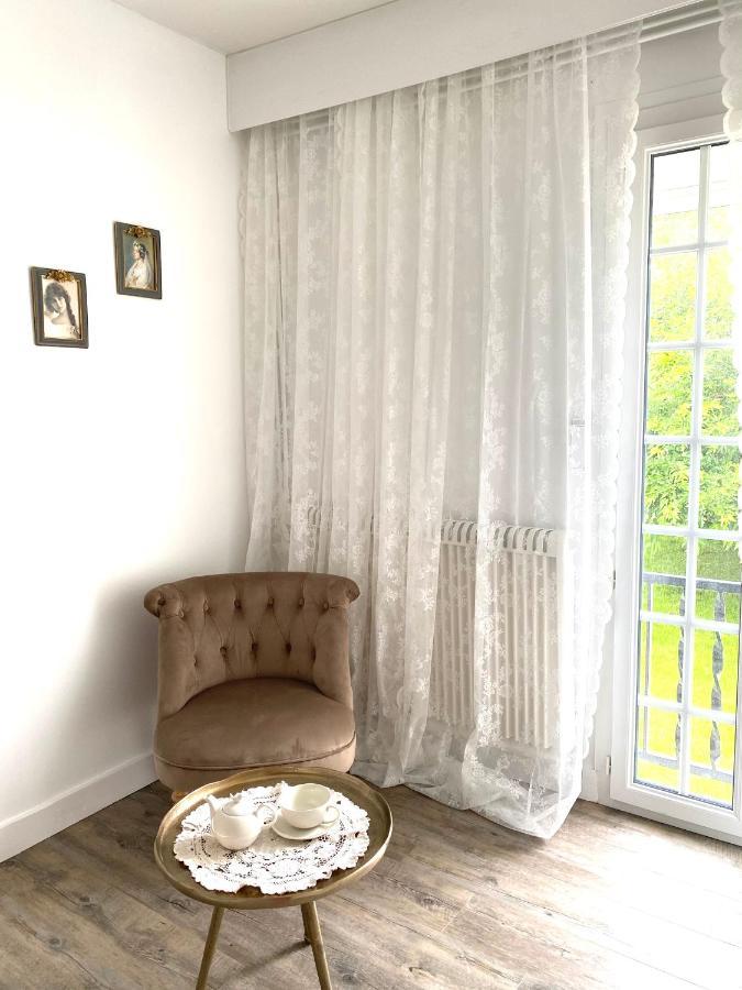 Le Vieux Moulin Bed and Breakfast Bouhet Εξωτερικό φωτογραφία