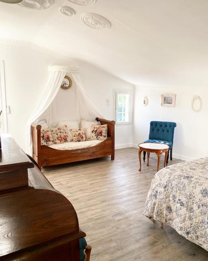 Le Vieux Moulin Bed and Breakfast Bouhet Εξωτερικό φωτογραφία
