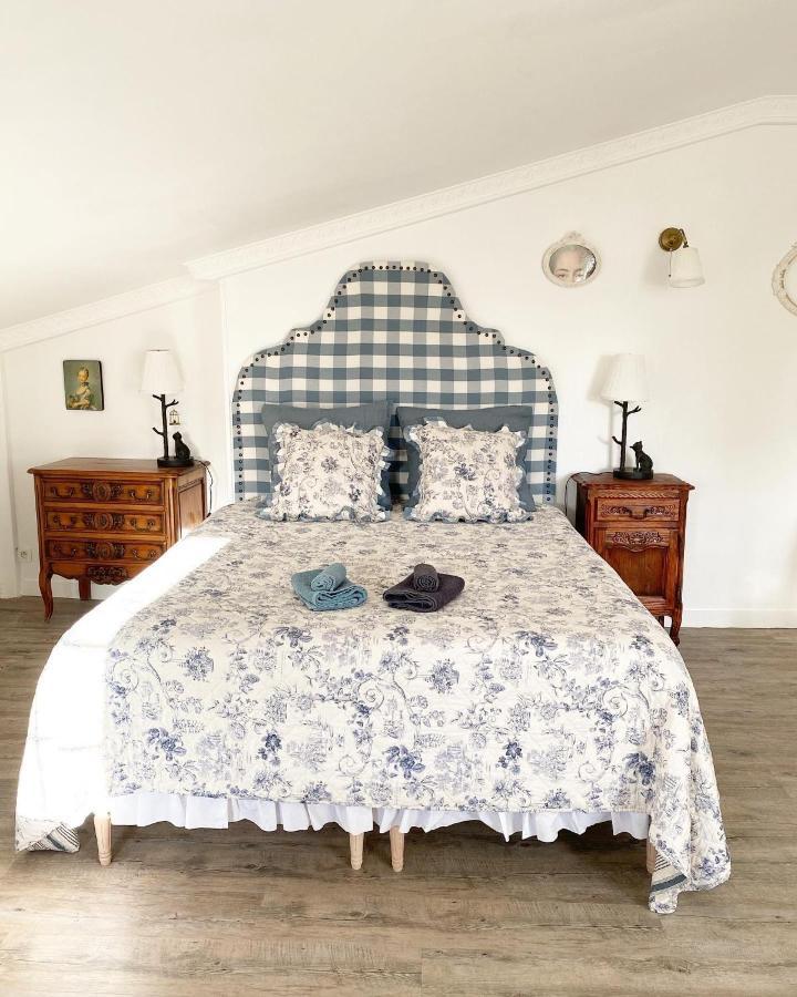 Le Vieux Moulin Bed and Breakfast Bouhet Εξωτερικό φωτογραφία